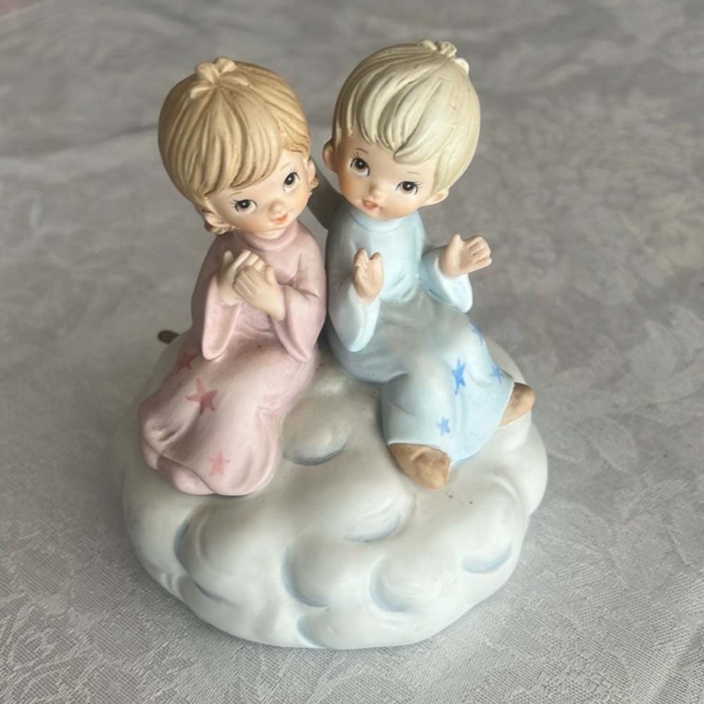 1982 Lefton China Christopher Collection Music Box